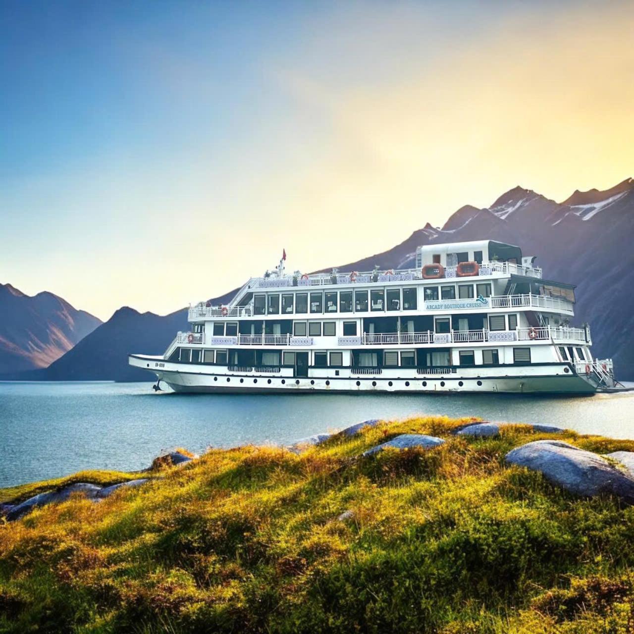 Hotel Arcady Boutique Cruise Hạ Long Exterior foto